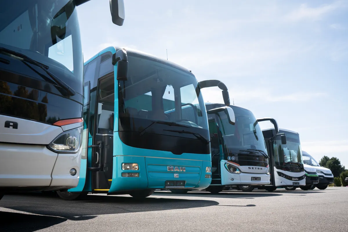 deconstructed bus from front, with visible dph filter